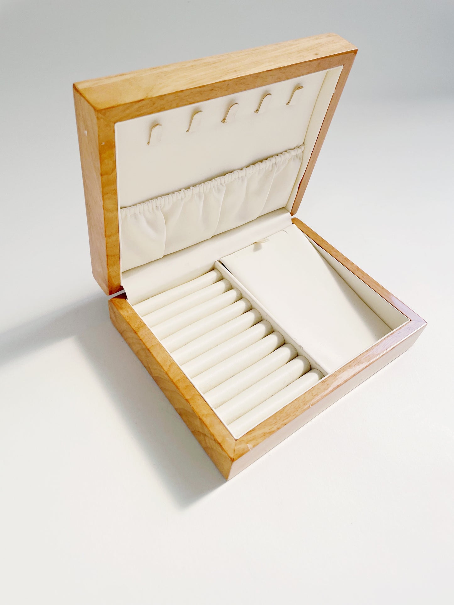 Maple and Serpentine Jewelry Box