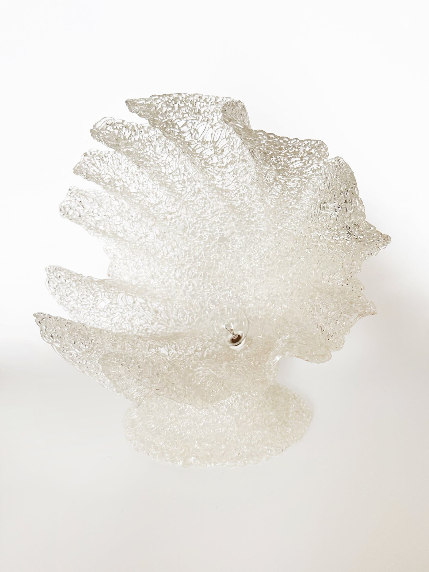 Spun Acrylic Clam Shell Shaped Lamp