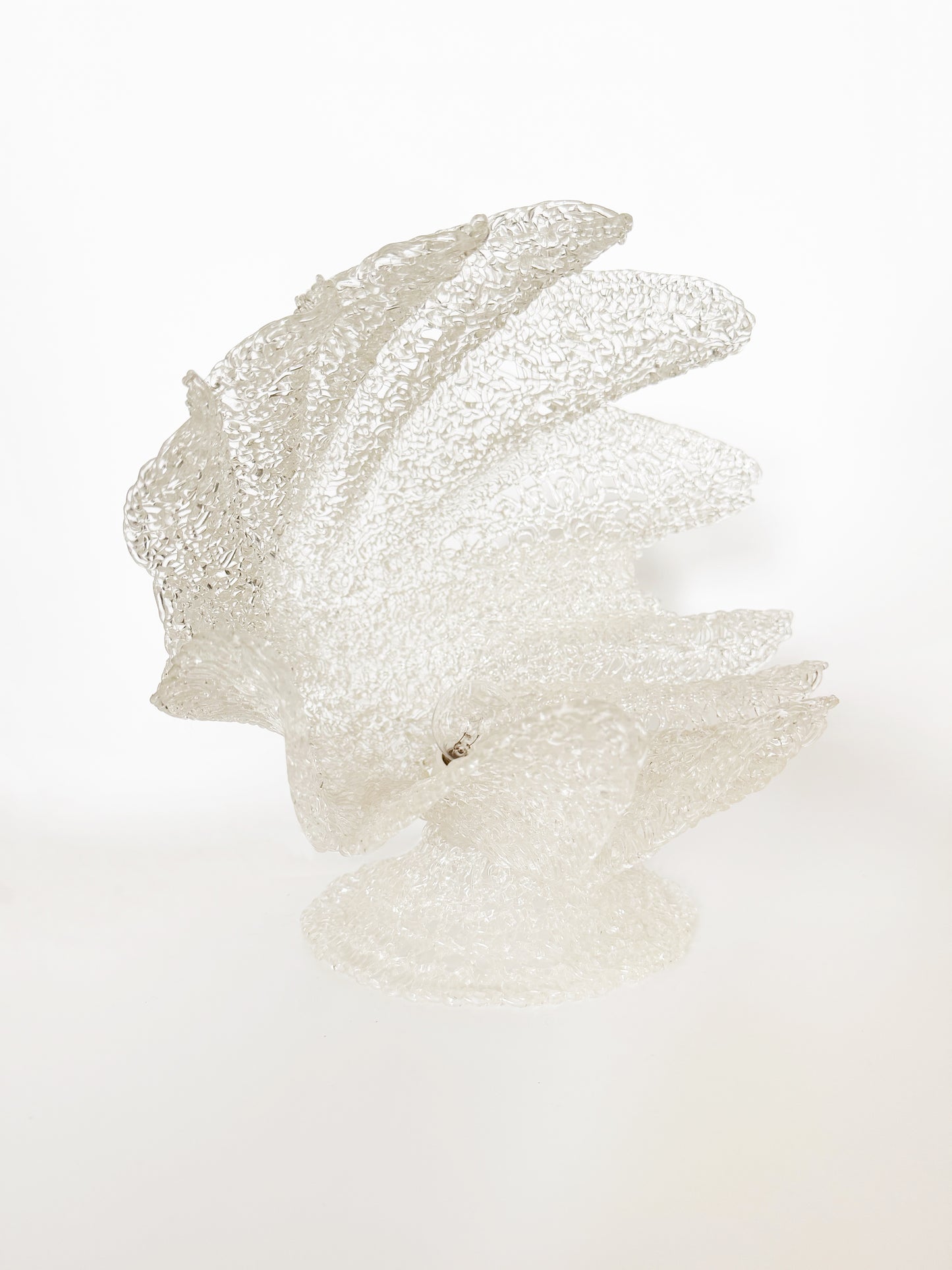Spun Acrylic Clam Shell Shaped Lamp