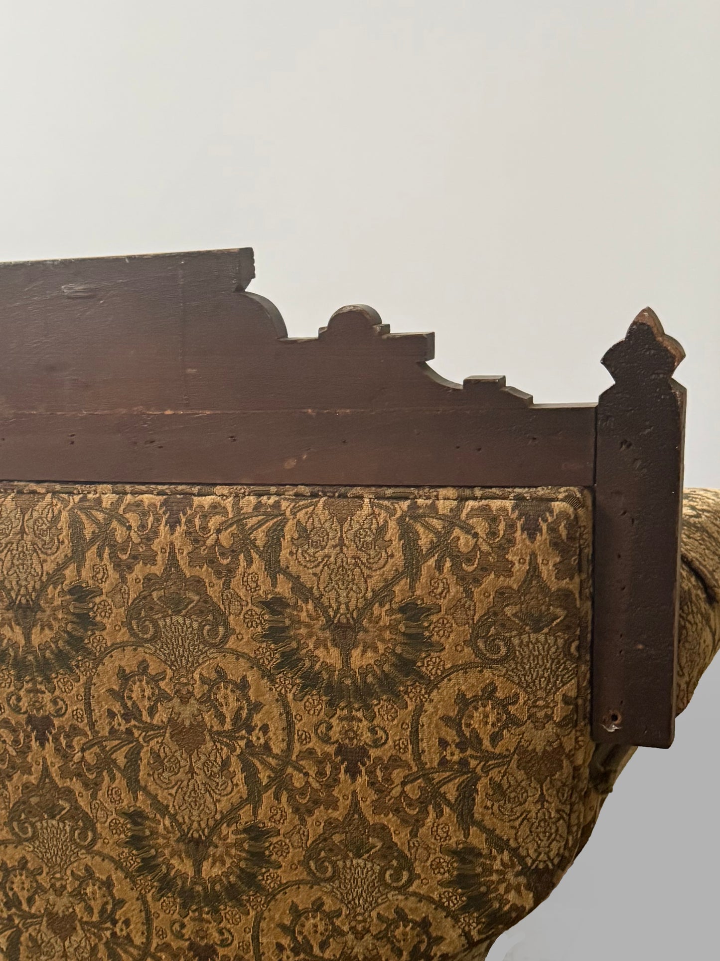 Early 20th Century Victorian Pull Out Sleeper Fainting Chaise